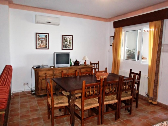 3 Bedrooms Apartment
