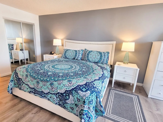 107 South Hampton 2 Bedroom Condo
