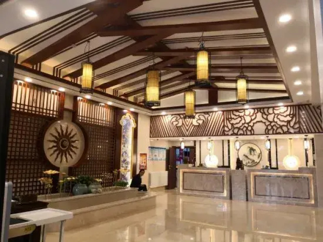 Junyue Baihe Theme Hotel