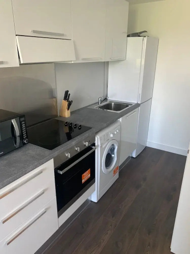 Top Floor - Serviced Apartments