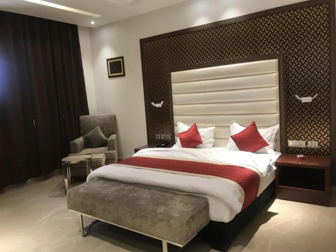 C Pearls Hotel  Banque