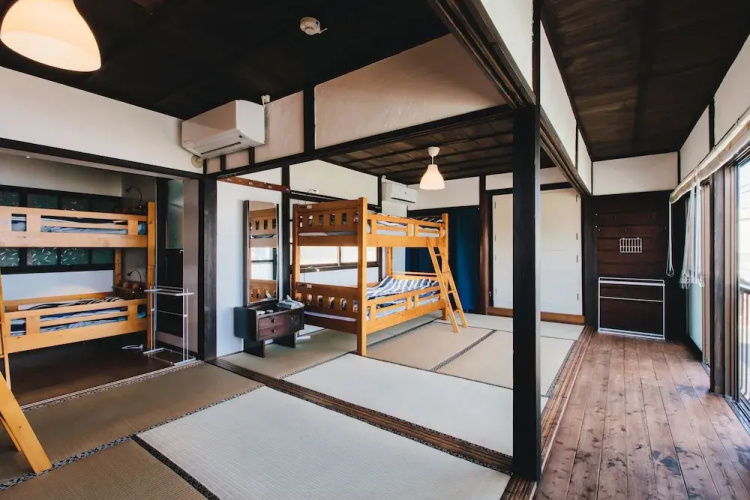 Hostel Dockhouse