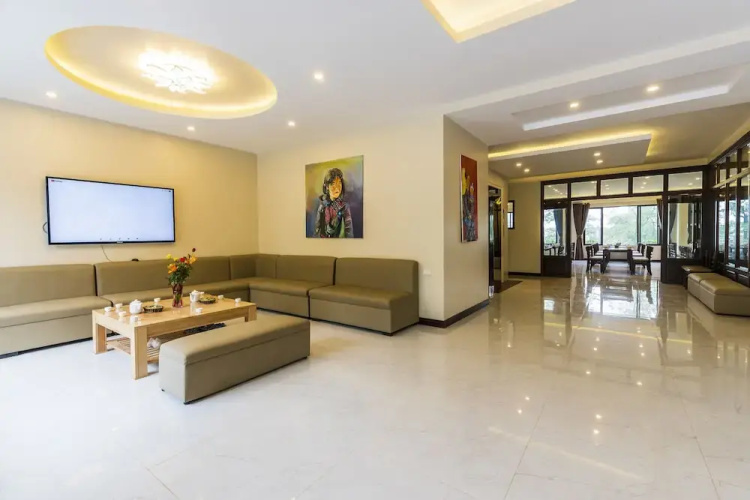 Sunshine View Hotel