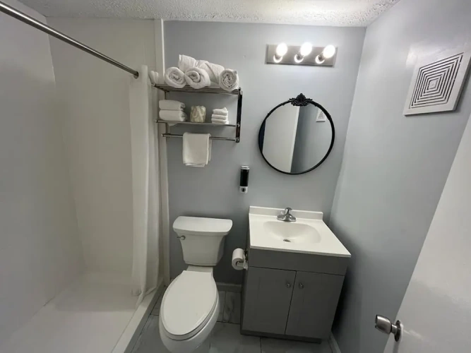 Standard Quadruple room with partial view