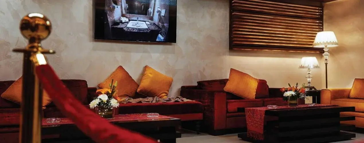 Seven Roses Hotel