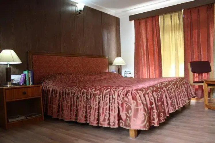 Padma Hotel