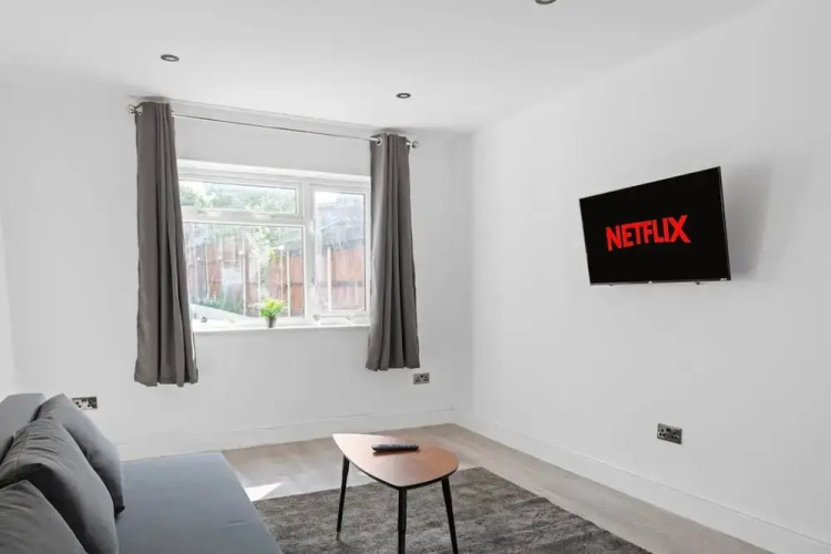 4 Bedrooms - 3 Bathrooms House