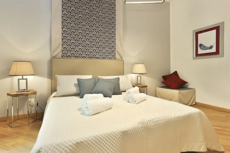 2 Bedrooms Apartment