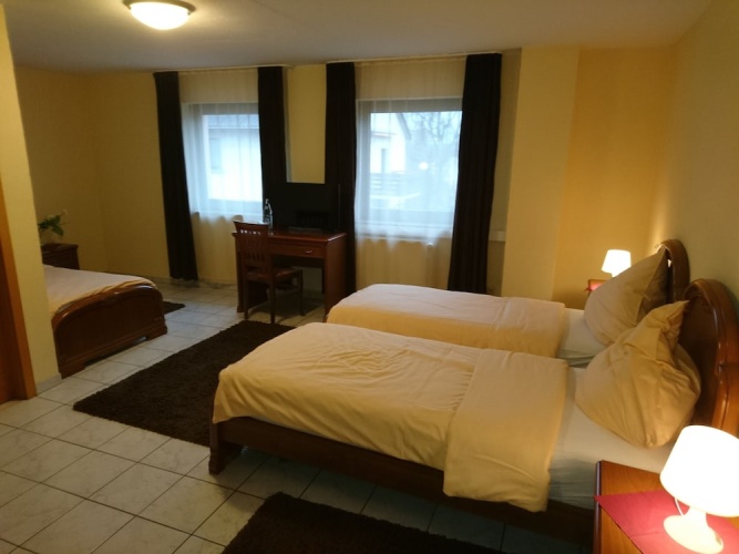 Economy Triple room