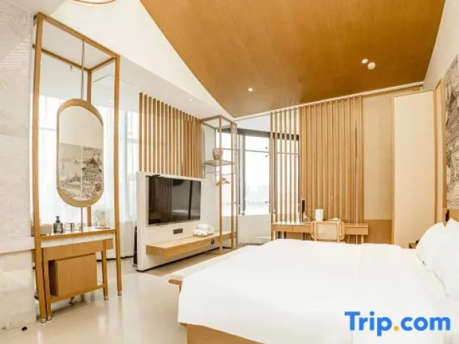 Standard Double room with lake view