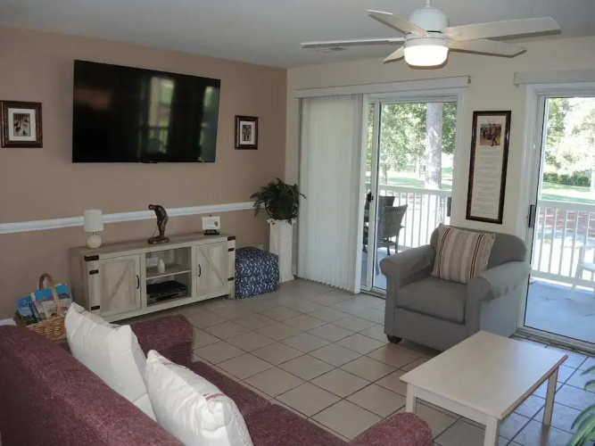 2705m 1 Bedroom Condo by RedAwning