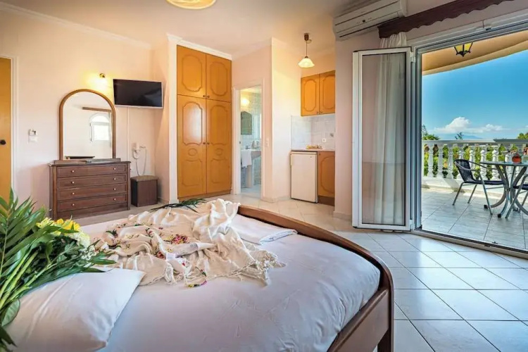 Dinos Hotel