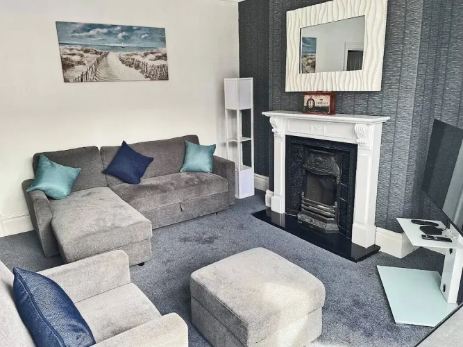 2 Bedrooms Apartment