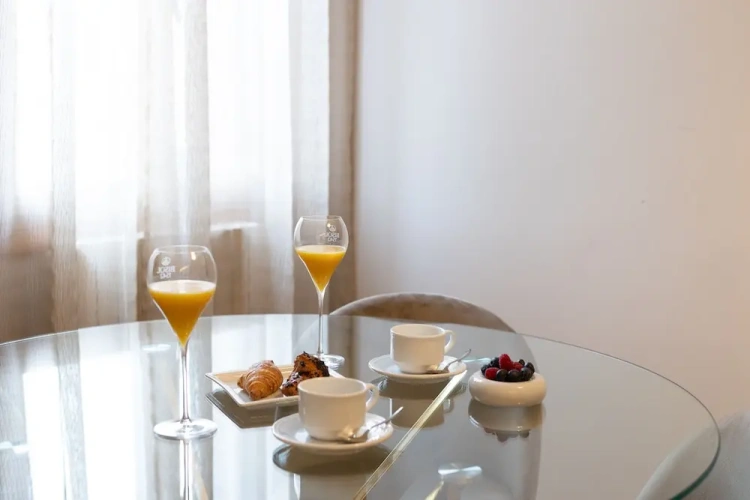 Deluxe Apartment