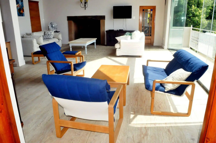 Fever Tree Manor