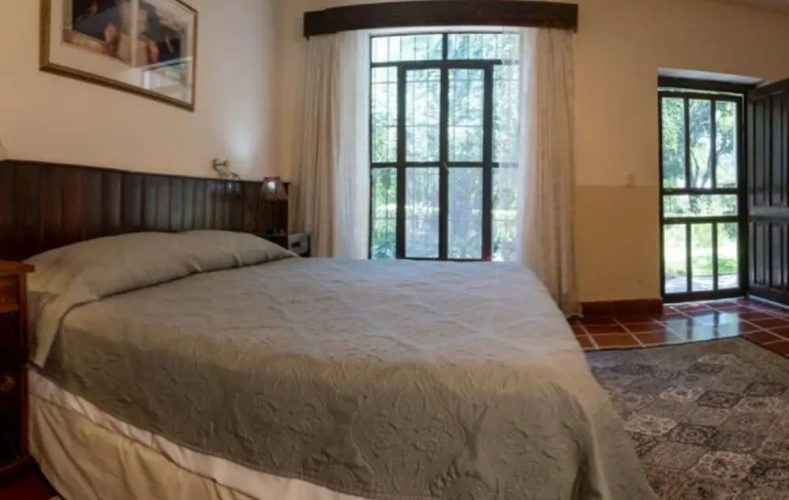 2 Bedrooms Standard Family room with garden view