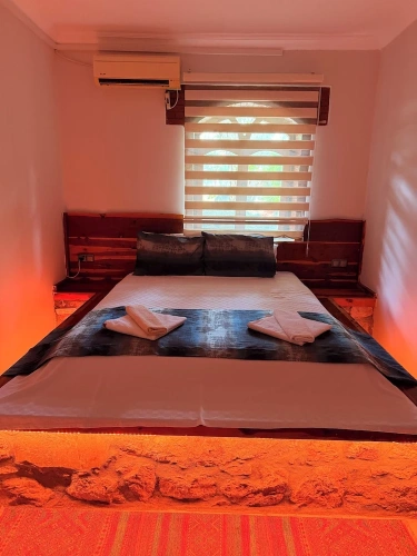 1 Bedroom Standard Double room with mountain view