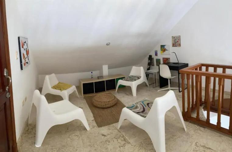 1 Br seaside Penthouse close to amenities