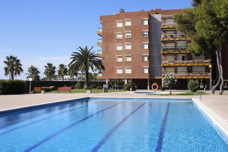 3 Bedrooms Apartment