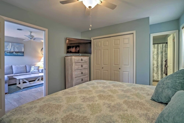 2 Bedrooms Apartment