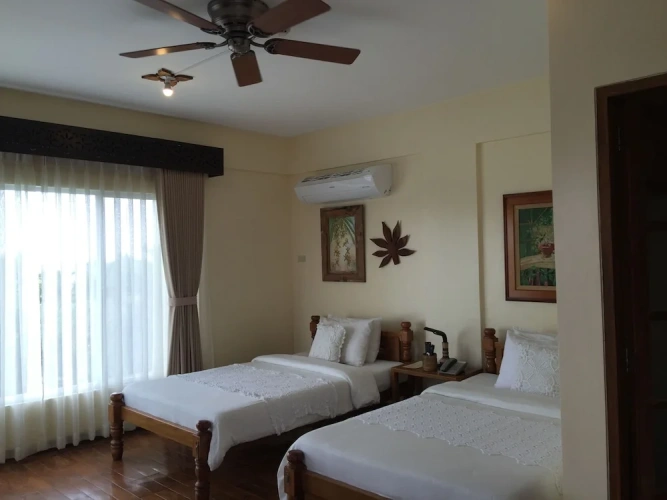 Deluxe Twin room with balcony