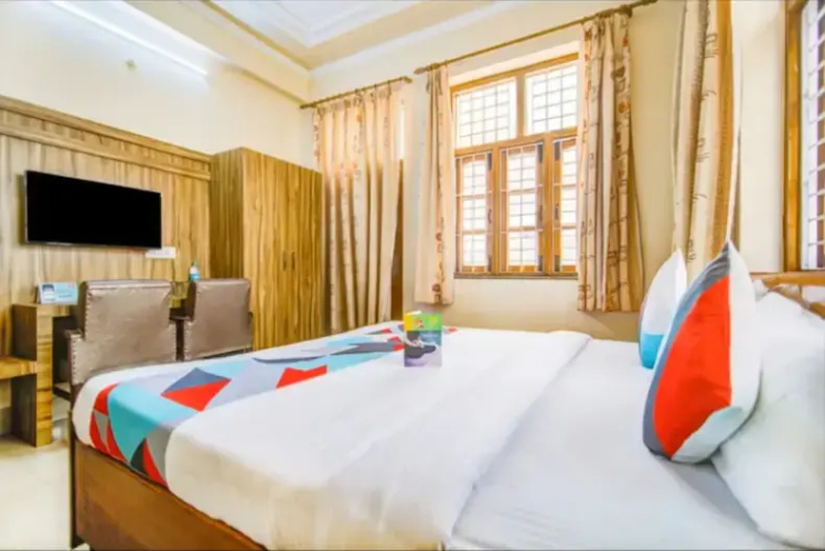 Hotel Gomti Residency