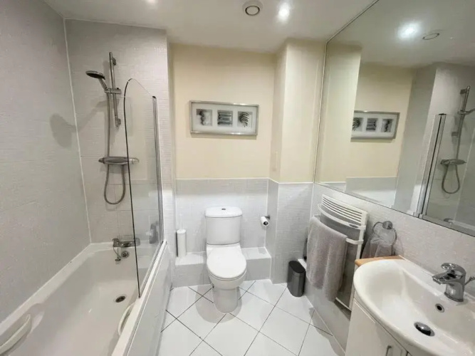 LUXURY APARTMENT, SAUNA, GYM, 24hrs Concierge