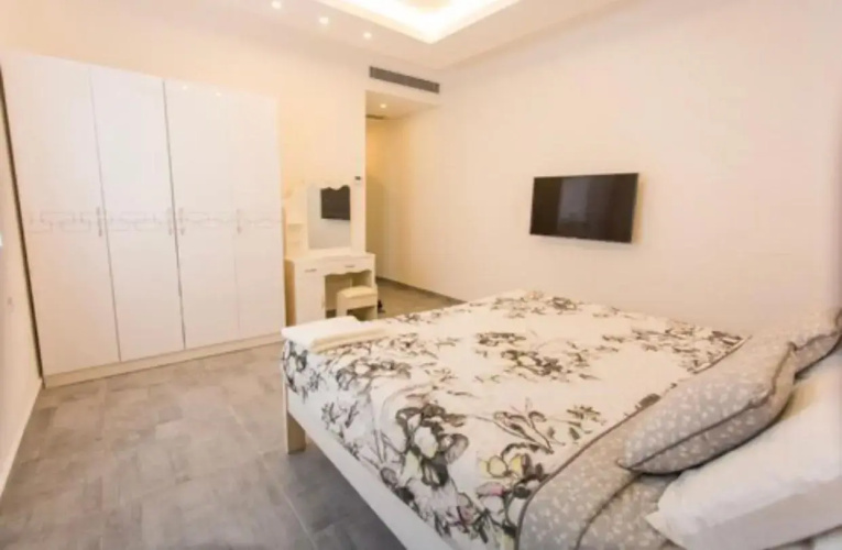 Luxurious King Suite Two Bedroom Space Available