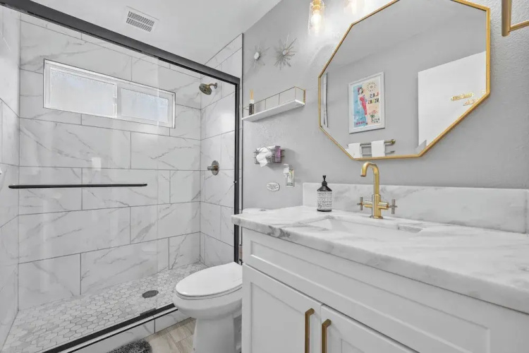 4bdrm 2 Bath Pool Close To Strip & Conventions