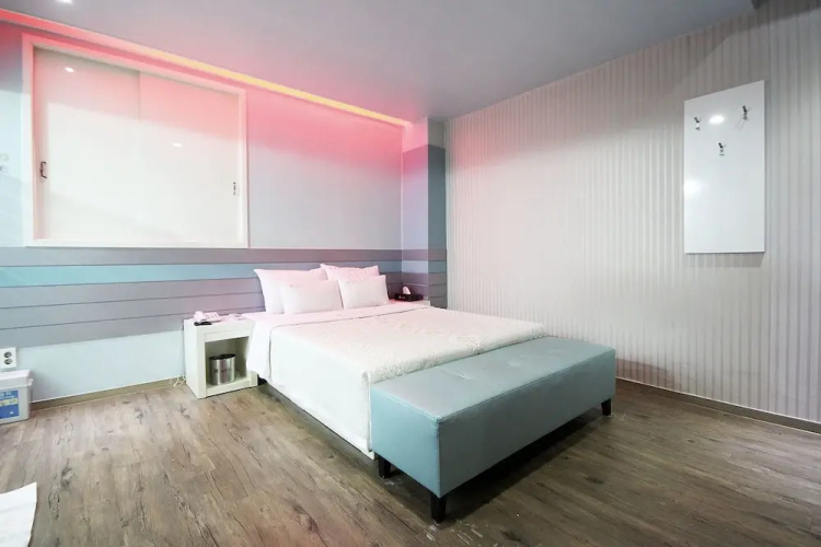 Jeongeup H Hotel
