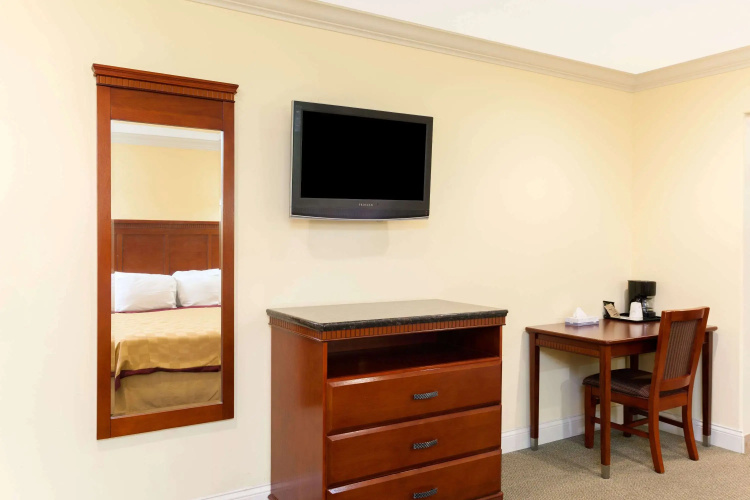 Travelodge by Wyndham Brea