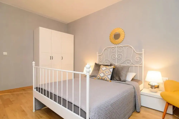 FM Luxury 2-BDR Apartment - Rise and Shine