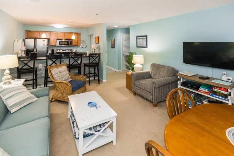 28th St Condo 304