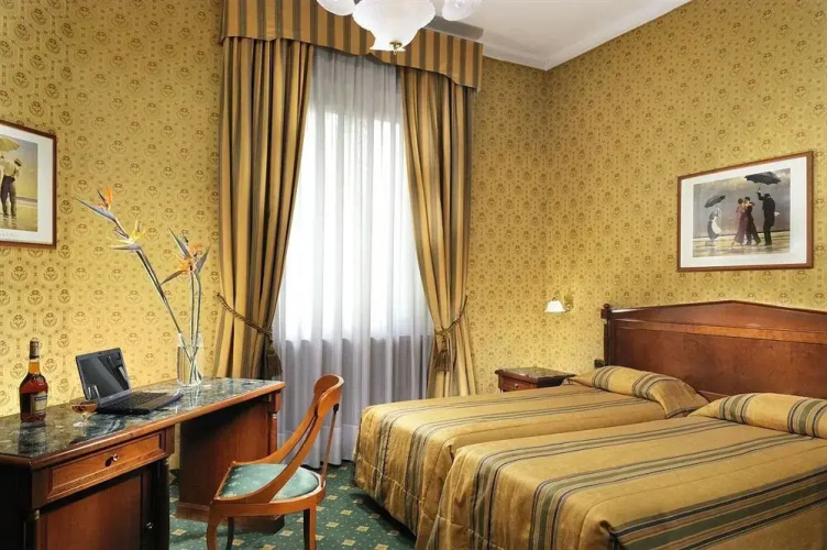Grand Plaza