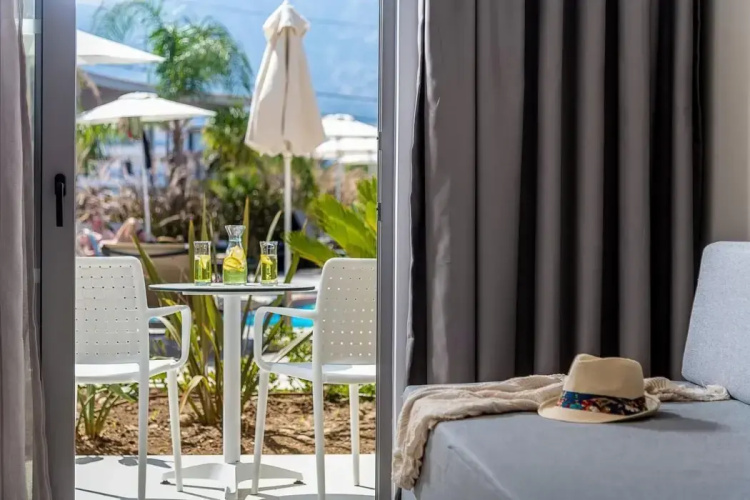 Oneiro Apartments
