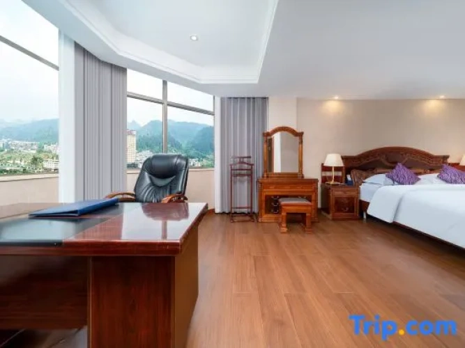 Luxury Suite