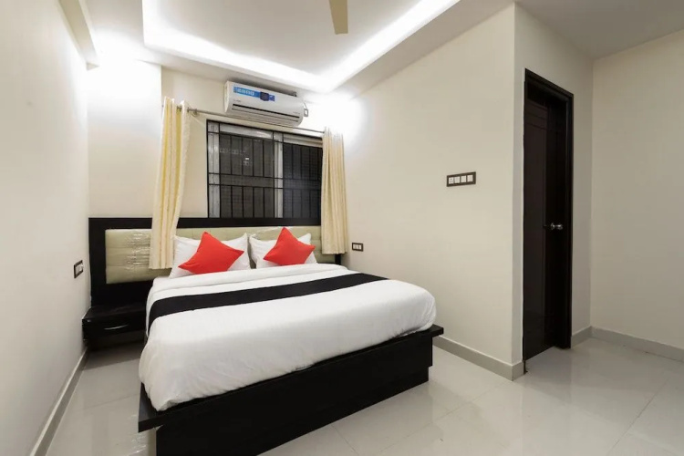 Capital O 62949 Regal Suites