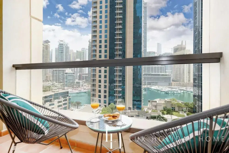 LUX  The Luxurious Central JBR Suite