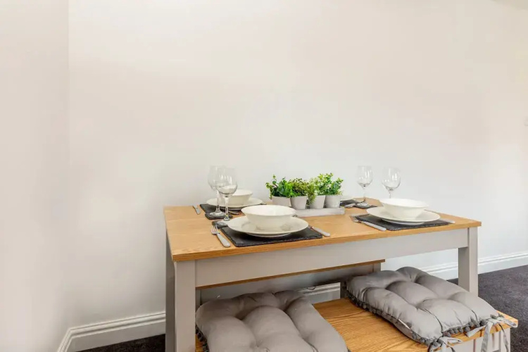 Worcester City Centre 1 Bed Apartment