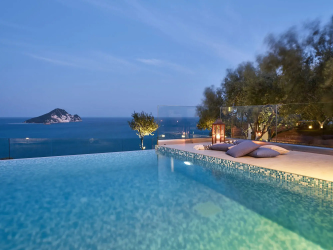 Avra Luxury Villa