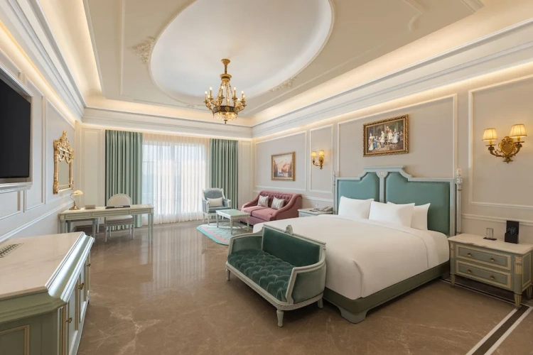 Grand room