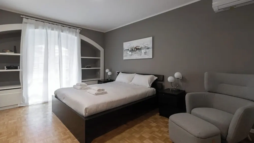 2 Bedrooms Apartment