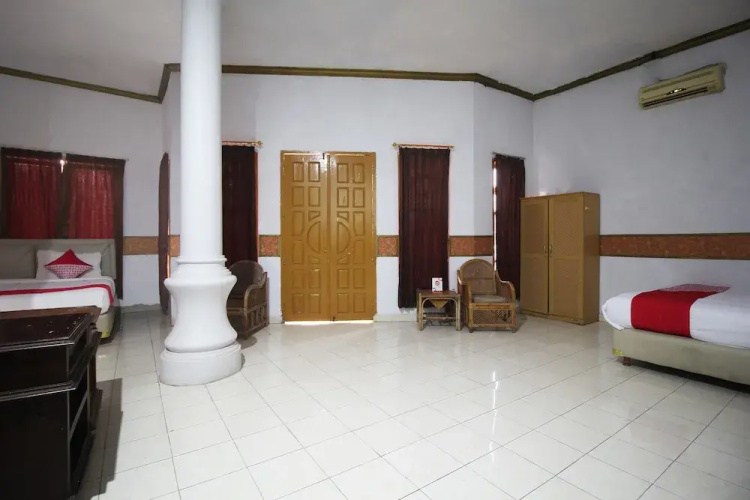 OYO 2222 Hotel Lee