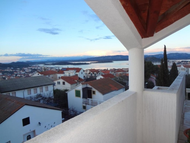 2 Bedrooms Apartment with balcony and with sea view