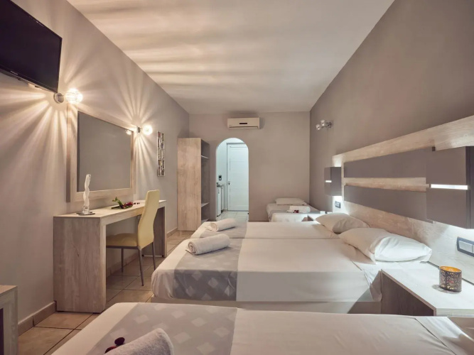 Savvas De Val Hotel