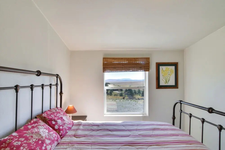 Tranquil Cabin Getaway w/ Panoramic Mtn View!