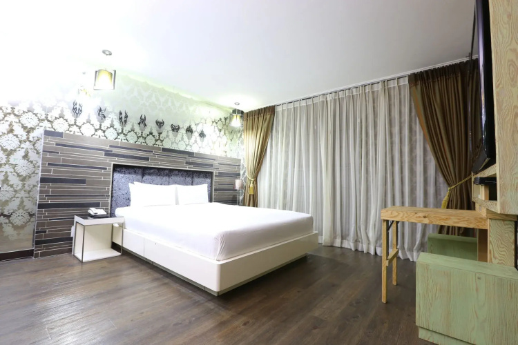 Business Joy Hotel