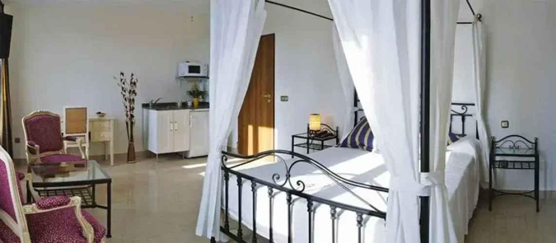 Atrium Hotel