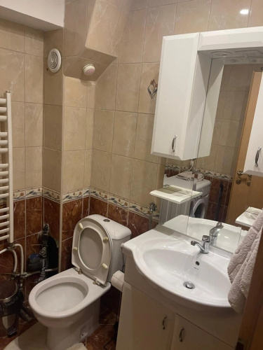 Cozy Duplex Apartment ~ Free Parking