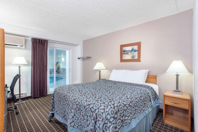 Standard Double room with pool view